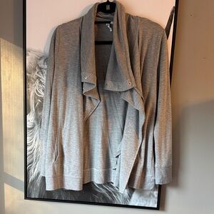 Cable & Gauge Light Gray Women's Drape Cardigan